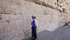Mulher judia se converte ao Evangelho a partir de exemplo e orações de amiga cristã
